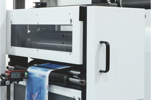 Machine de découpe et de finition