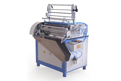 Machine d’étiquetage de tubes en papier